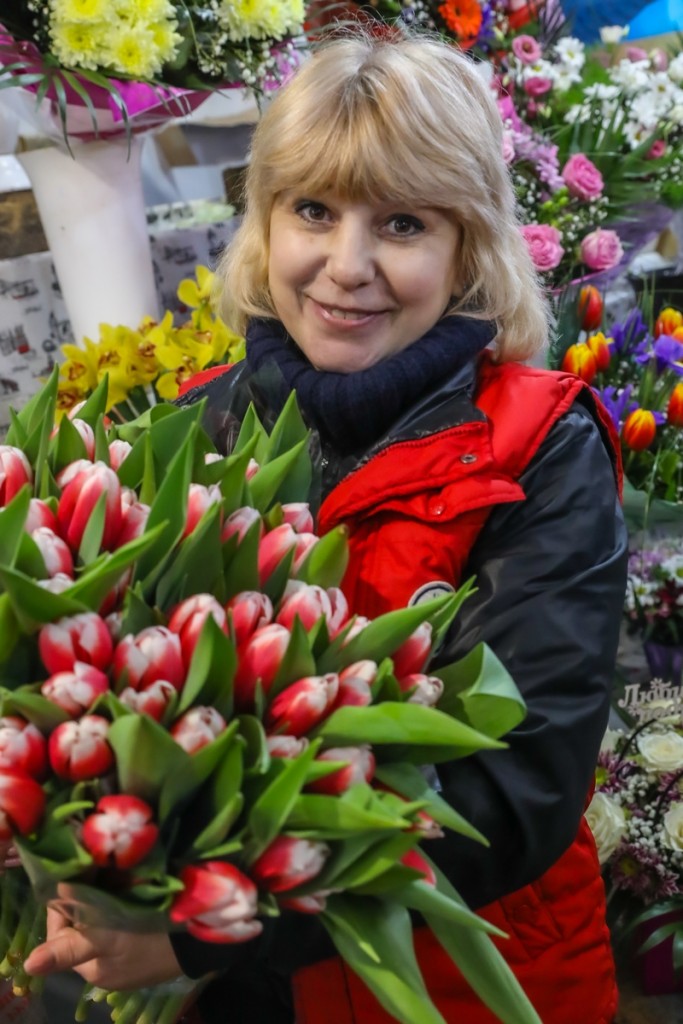 Продавець квітів Антоніна
