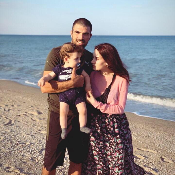Артур Манукян з дружиною та сином