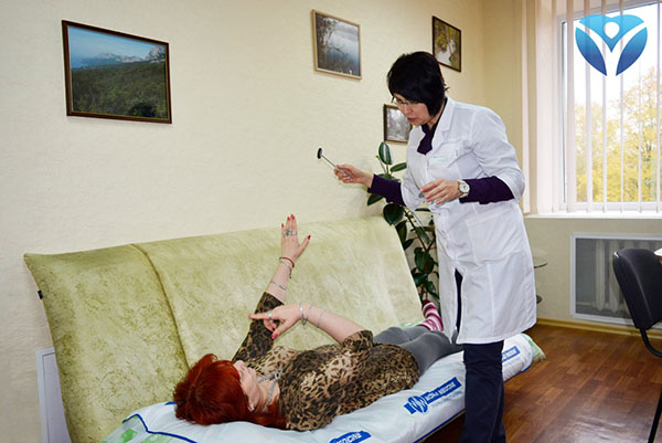 Фото 3_Невропатологи Запорожской облбольницы помогают пациентам снова встать на ноги
