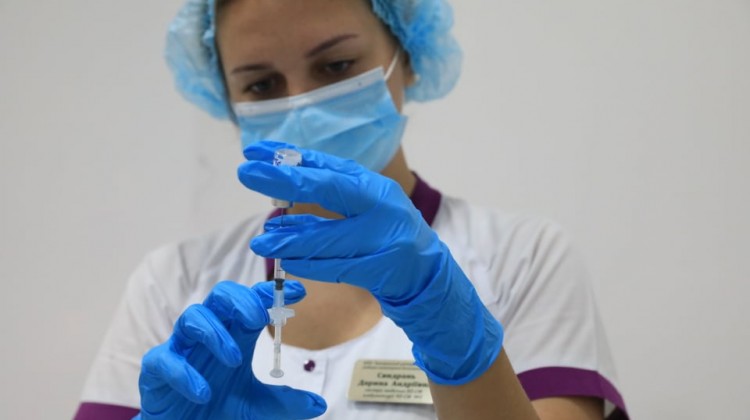 Запоріжці можуть зробити щеплення від коронавірусу в будівельних гіпермаркетах