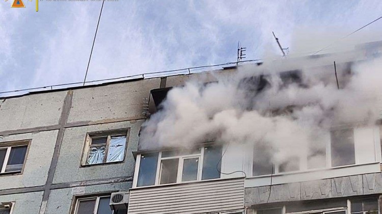 У Запоріжжі через пожежу в багатоповерхівці евакуювали людей
